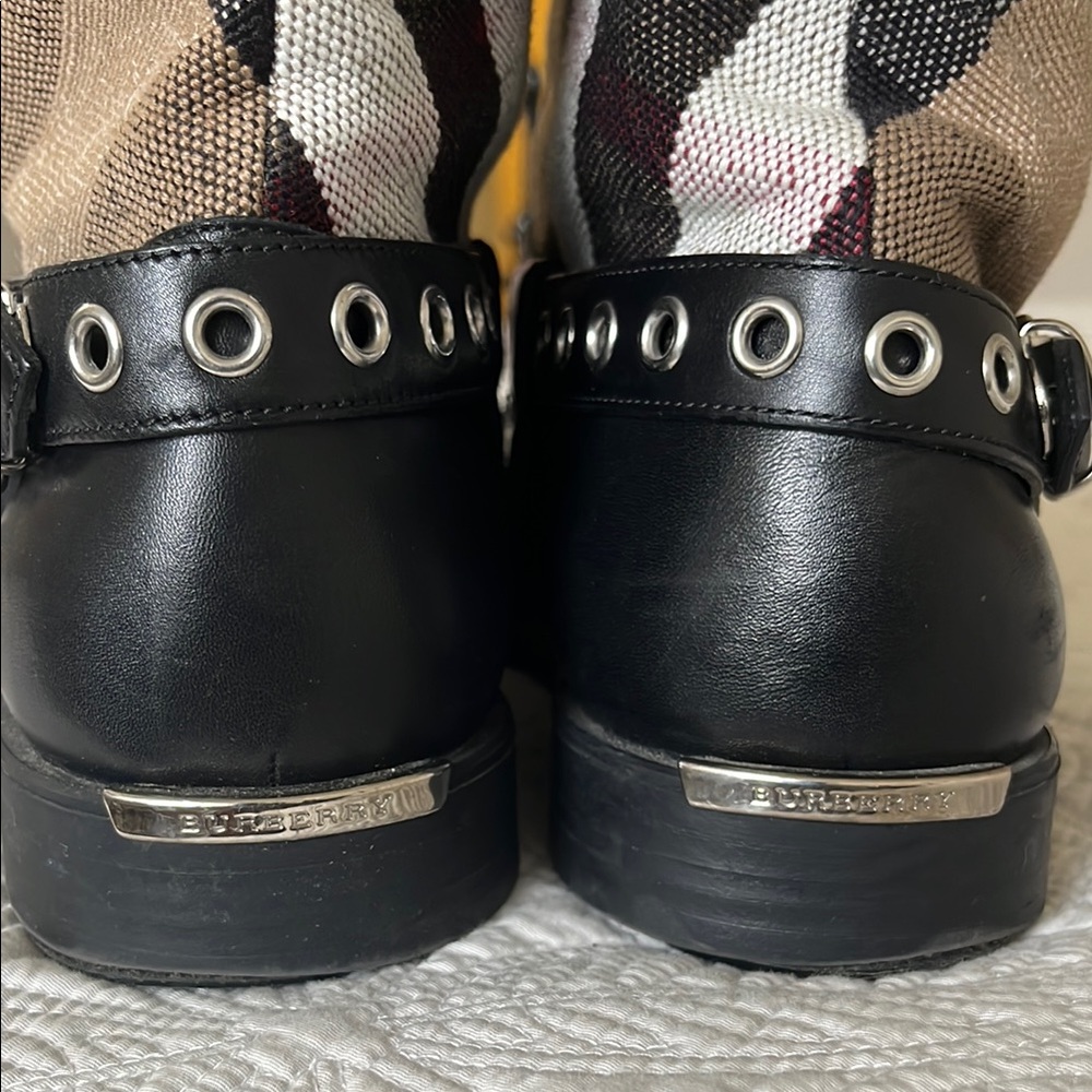 Burberry Queenstead Nova Check Leather Ankle Boots - Picture 4 of 4